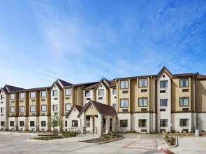 Microtel Inn & Suites By Wyndham Buda At Cabela'S
