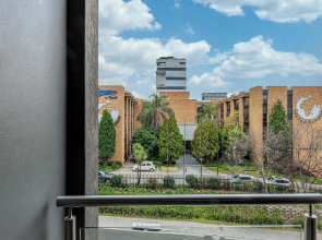 KMG Apartments at The Apex on Smuts
