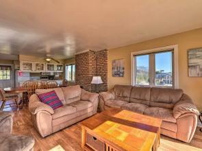 'east of the Sun' Beachside Apartment w/ Deck!