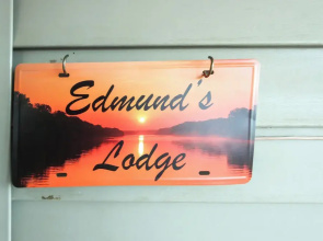 Walk to Nauvoo Temple: Remodeled Family Apartment