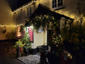 Half Moon Inn