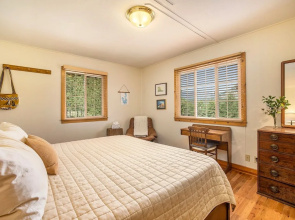 Kittery West - Monthly Long-term Vacation Rental Only 2 Bedroom Home by RedAwning