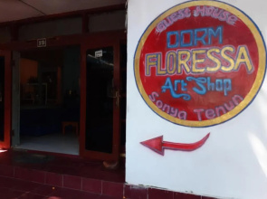 Guest house dorm Floressa