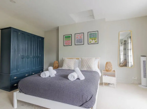 Stylish 5BD Townhouse in Leamington Spa