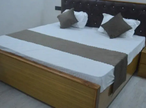 Goroomgo Mateshwari Palace Ayodhya
