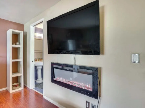 Pet-friendly Studio in Costa Mesa - 7 Mi to Beach!