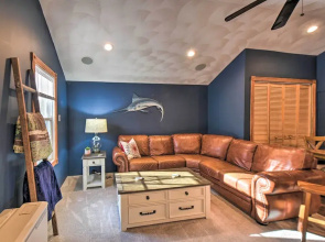 Lake Winnipesaukee Getaway w/ Private Beach Access