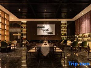 The GiorgioMorandi Hotels (Zaozhuang West Station Xuecheng Wanda Plaza)