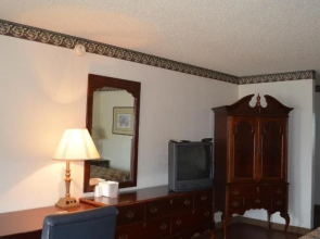 Granbury Inn & Suites