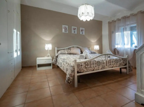 Pomarance Apartment