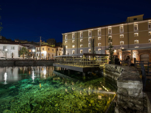 Hydrama Grand Hotel