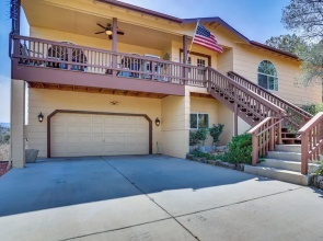 5 Mi to Dtwn Prescott: Home w/ Deck & Mtn Views
