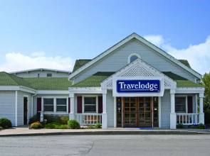 Travelodge by Wyndham Iowa City