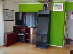 Quiet apartment close to town