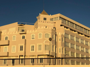 Castelo do Relógio by Férias em Figueira