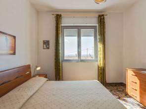 Spacious Holiday Home in Tresnuraghes near Sea