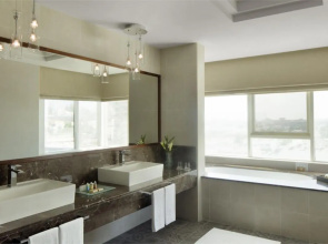 Jumeira Rotana Hotel