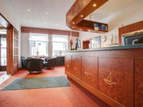 Hotel Consul