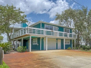 Crystal Lagoon by Meyer Vacation Rentals