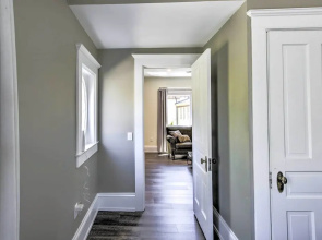 Apt w/ Shared Gas Grill, 2 Blocks to Dtwn!