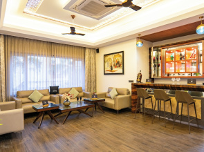 Mountain Creek 7BHK Villa by ELIVAAS