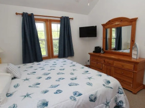 Castaway - 6 Br Home