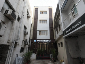 OYO 5230 Pan Residency