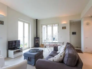 3 bed villa in the Italian Lakes with lake views