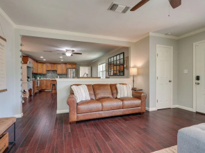 Canyon Lake Vacation Rental < 1/2 Mi to Water!