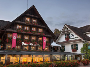 Swiss-Chalet Merlischachen - Historik Chalet-Hotel Lodge