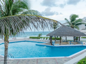 Apartment in the Hotel Zone Lagoon View