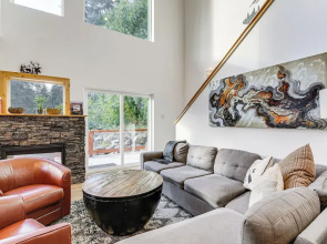 Lake Wenatchee Getaway w/ Water & Mountain Views!