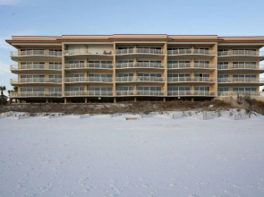 Dunes of Crystal Beach by Destin Getaways