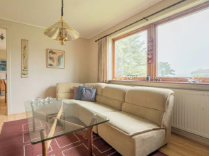 Charming 2-Bedroom Home | 20 Min Walk To City Centre