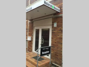 H& Apartment im Herzen der Stadt Nr.17-Karl mit Küche, Wohnzimmer und Esstisch