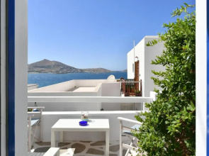 White Rooms Paros