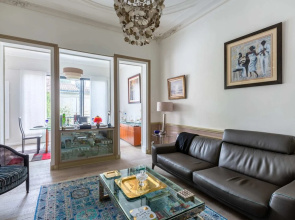 Bright 3BR Apartment With Garden in Gambetta