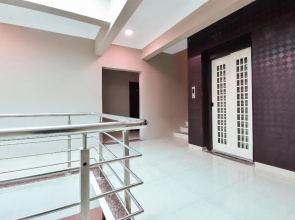 OYO 43302 Hotel Sargam