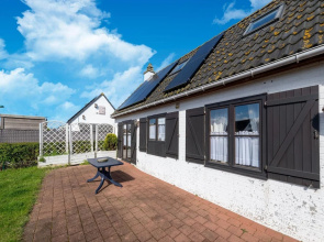 Holiday Home Near Marina With Pool