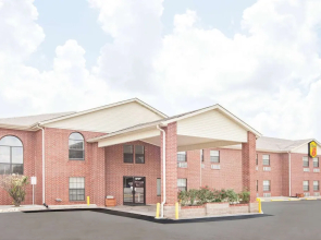 Super 8 White Hall
