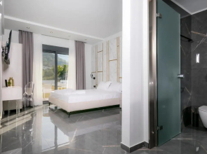 B&D Luxury Suites