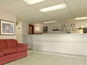 Super 8 by Wyndham Red Deer