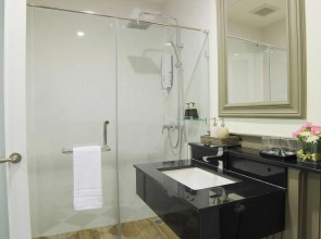 The Raya Surawong Bangkok