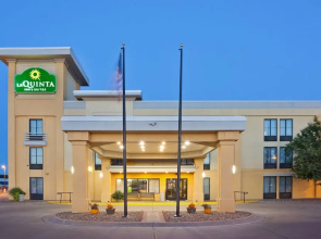 Holiday Inn Express Salina I-70