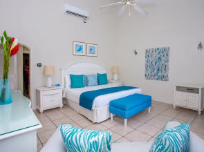 The Harbour #6 - 3 Bedrooms in Rodney Bay 3 Townhouse by RedAwning