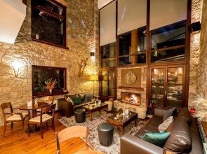 Erochos Suites Hotel