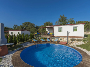 Holiday house with private pool for 6-8 persons in the holiday park Jelovci