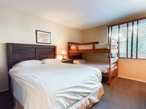 San Sierra 10 Updated Condo, With Complex Jacuzzi, Short Walk to The Village by Redawning