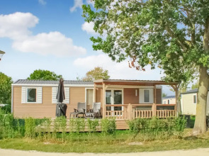 Stunning Home in Renesse With 3 Bedrooms and Wifi