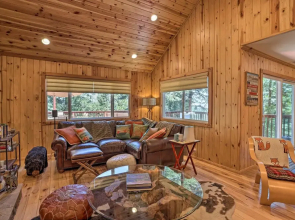 Cozy Lake Arrowhead Cabin < 2 Mi to Blue Jay Bay!